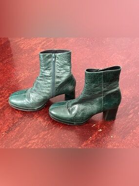 Green Leather L’Intervalle ankle boots